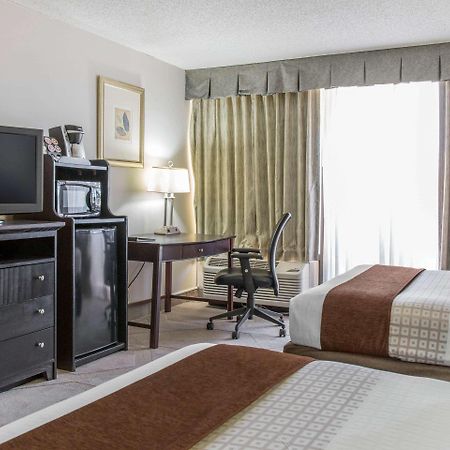 Clarion Hotel Orlando International Airport Exterior photo