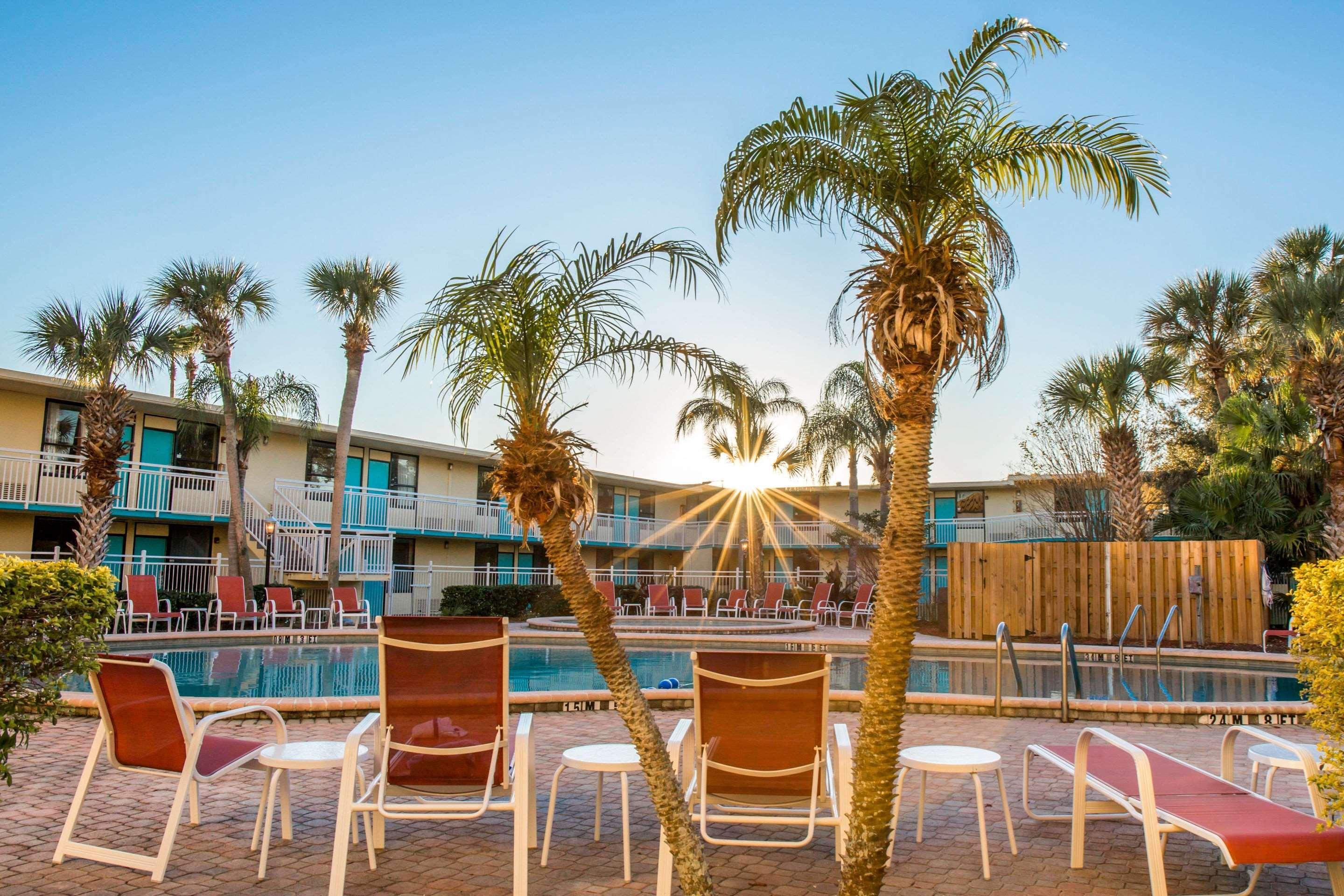 Clarion Hotel Orlando International Airport Exterior photo