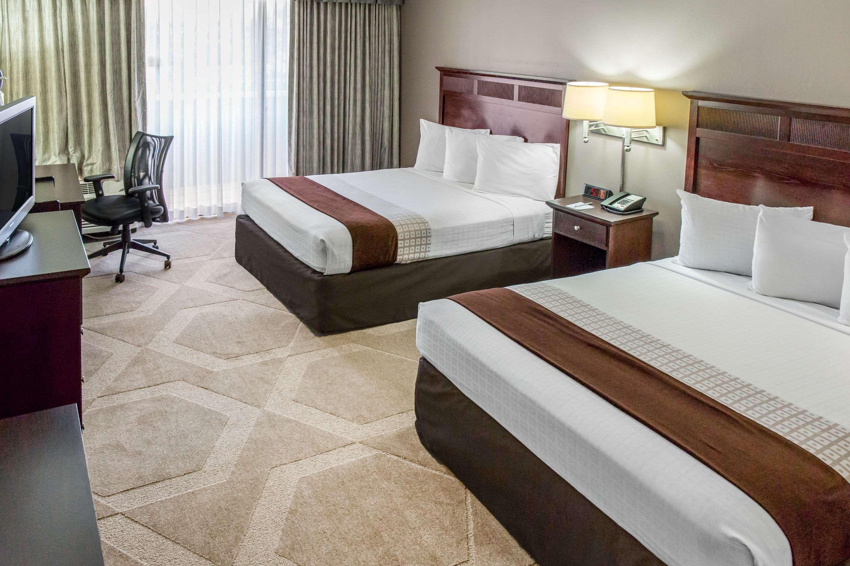 Clarion Hotel Orlando International Airport Exterior photo