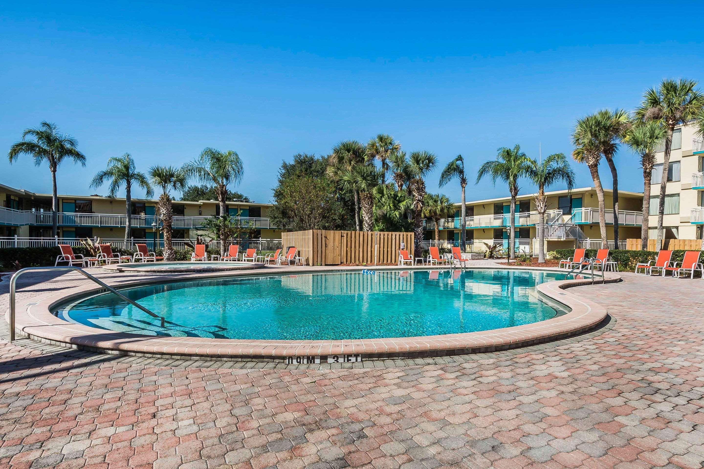 Clarion Hotel Orlando International Airport Exterior photo