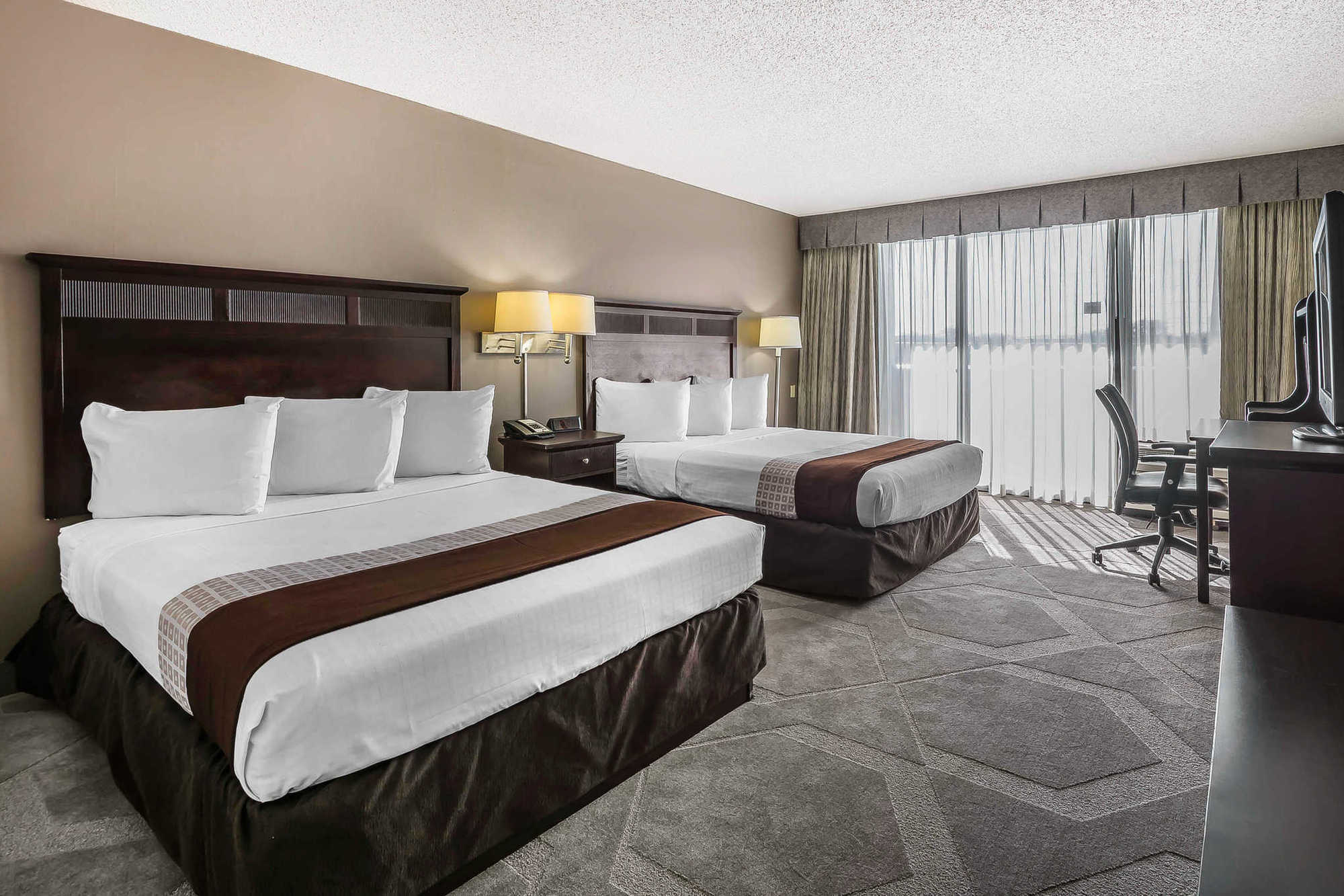 Clarion Hotel Orlando International Airport Room photo