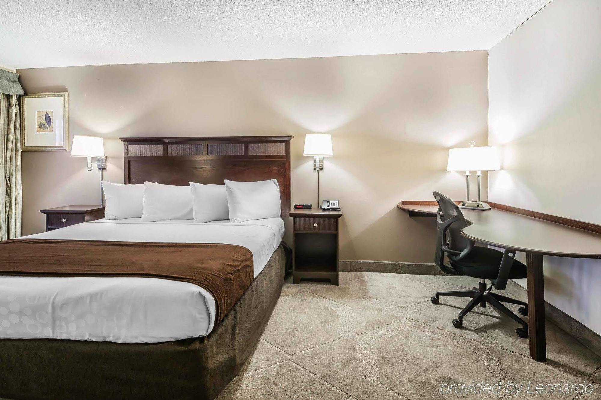 Clarion Hotel Orlando International Airport Exterior photo