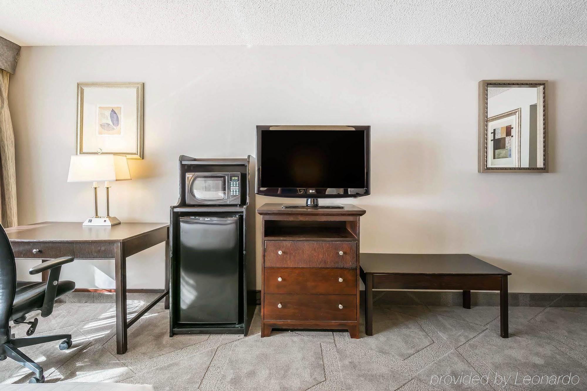 Clarion Hotel Orlando International Airport Exterior photo